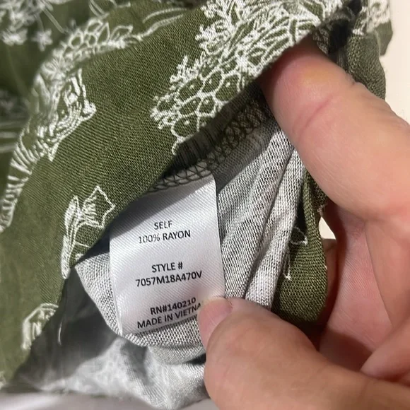 Joie de Vivre Olive Green Button-Up Women's Top - Picture 4 of 5